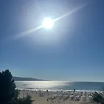 Gallery B סאני ביץ'