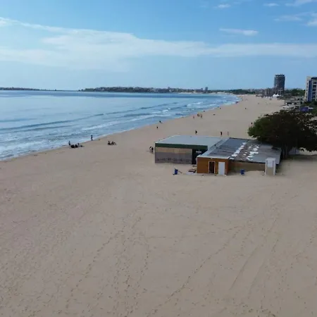 Gallery B Апартамент *