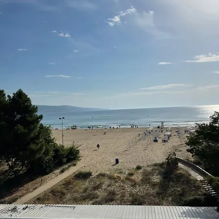 Gallery B Sluneční pobřeží
