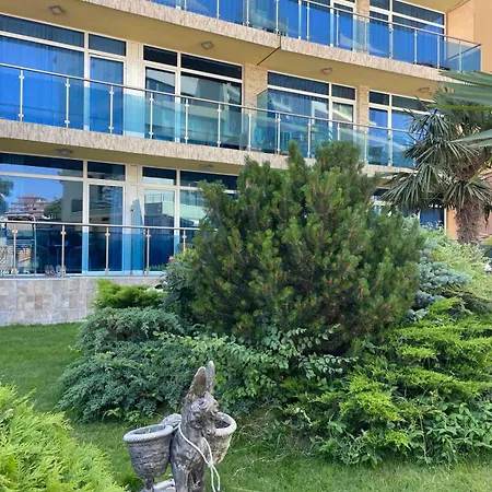 Gallery B Апартамент