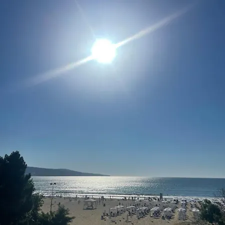 Gallery B Sluneční pobřeží