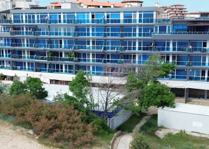 Gallery B * Σάνι Μπιτς