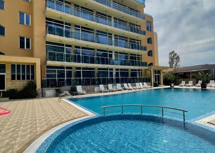 Gallery B Σάνι Μπιτς